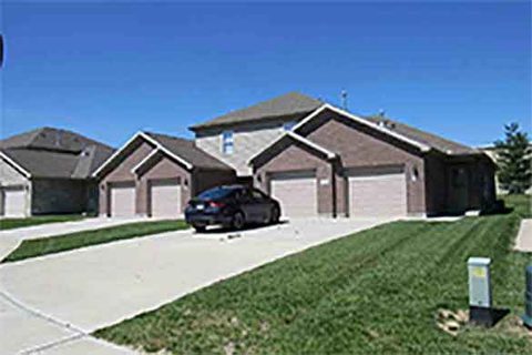 4-tenant retail shopping center in Reynoldsburg, OH